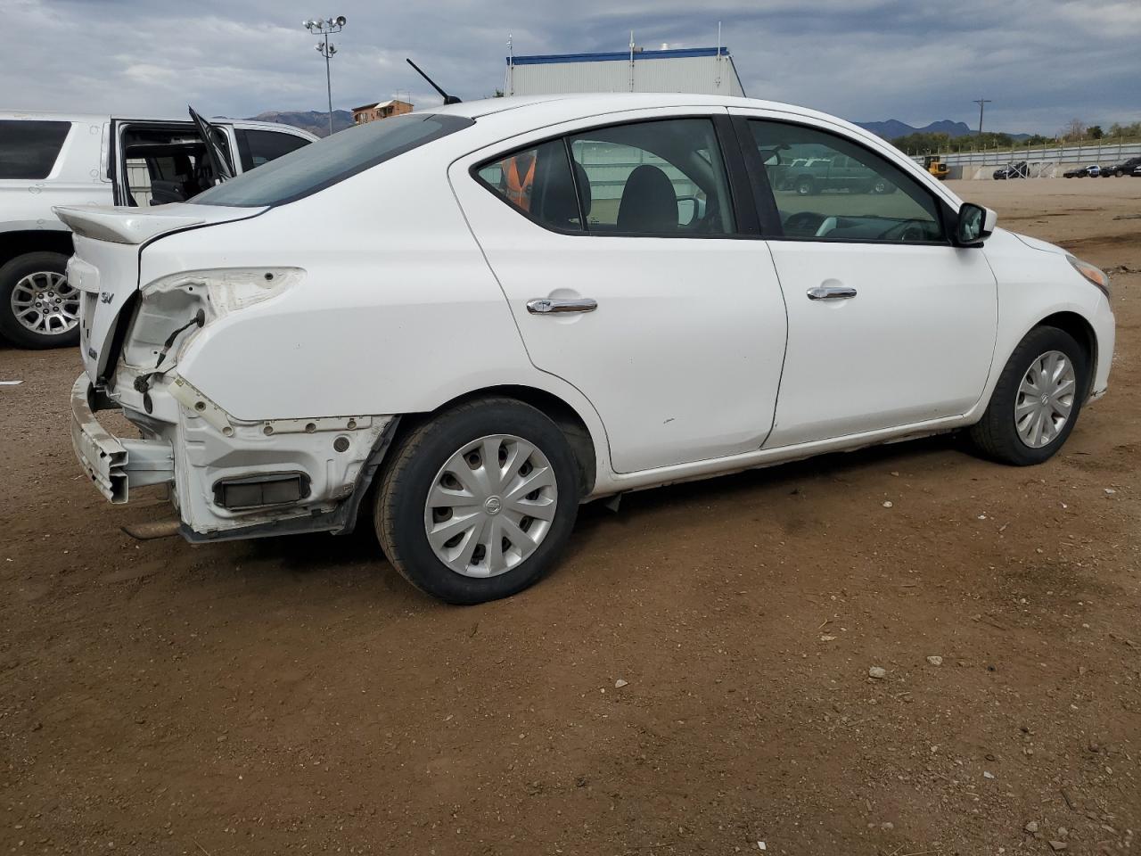 2016 NISSAN VERSA