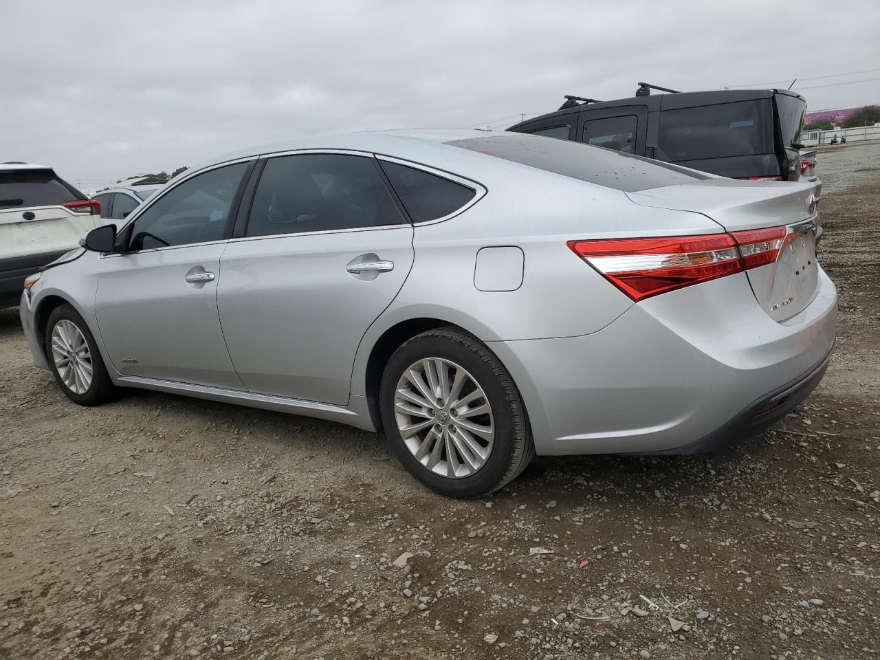 2013 TOYOTA Avalon