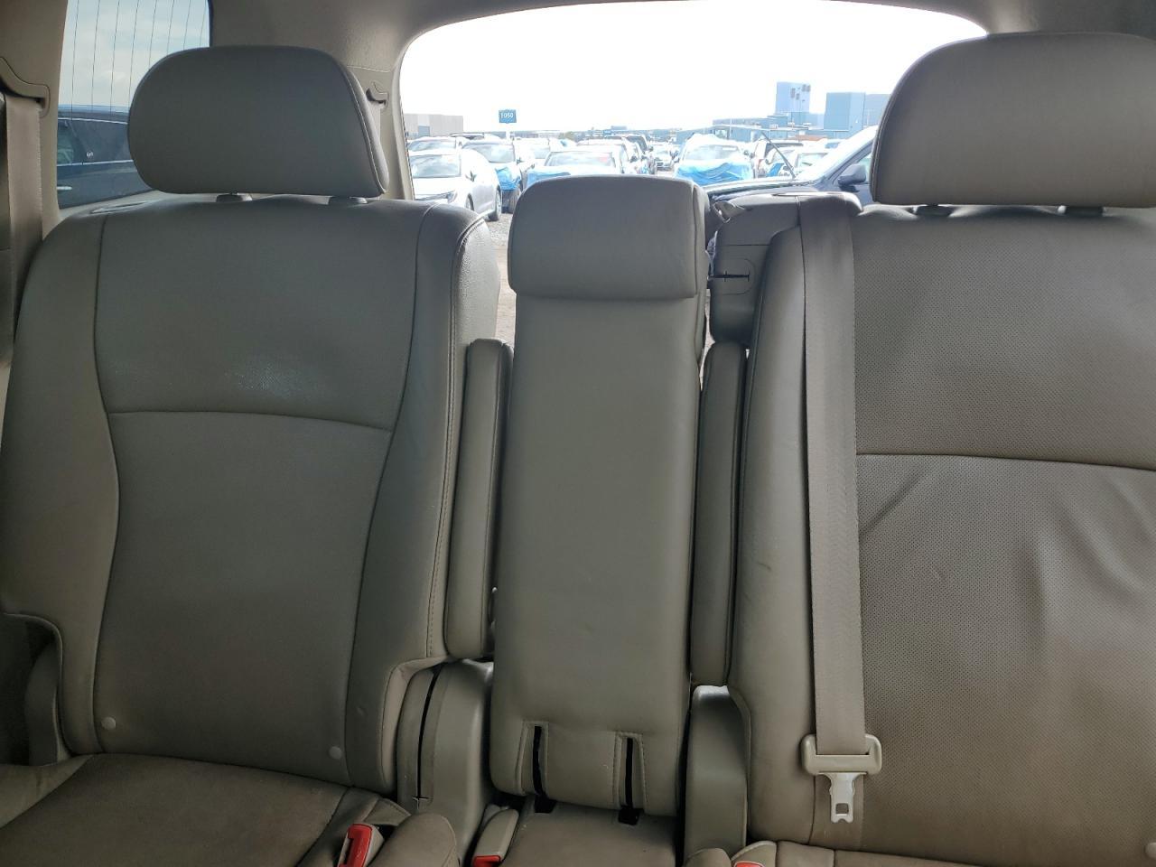 2011 TOYOTA HIGHLANDER