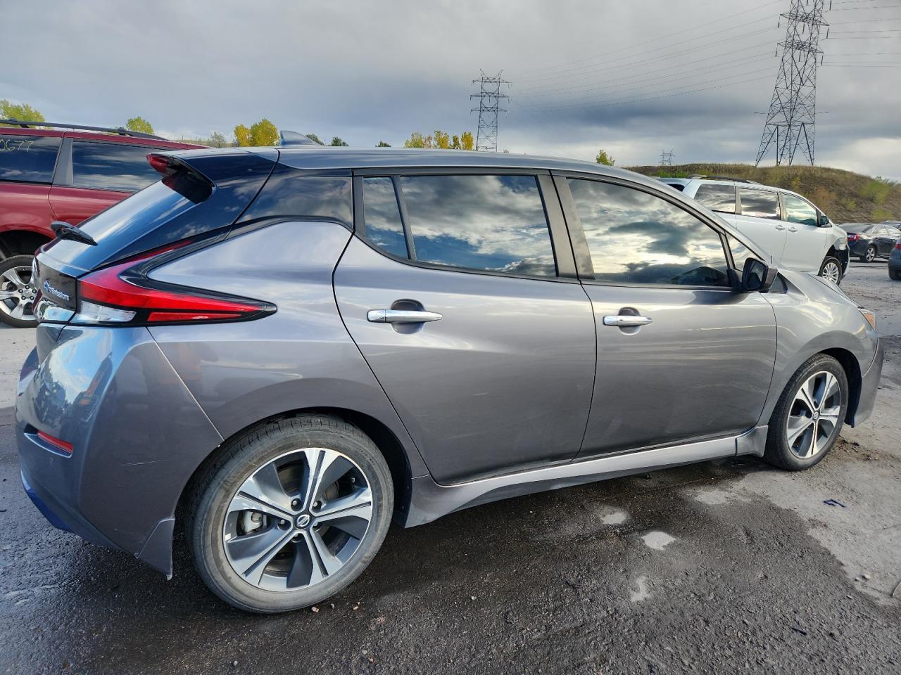 2021 NISSAN LEAF