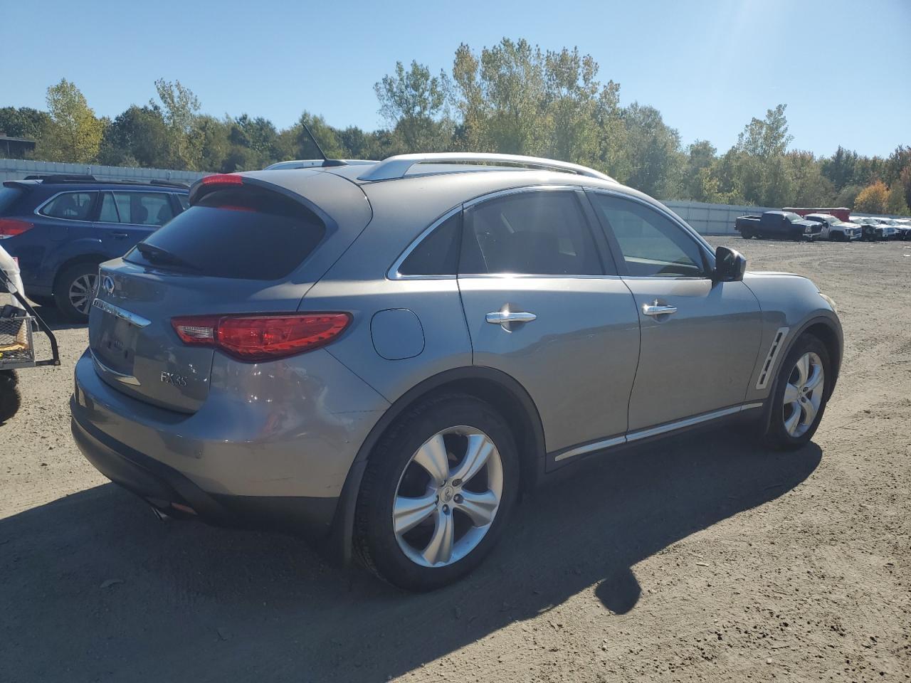 2011 INFINITI FX35