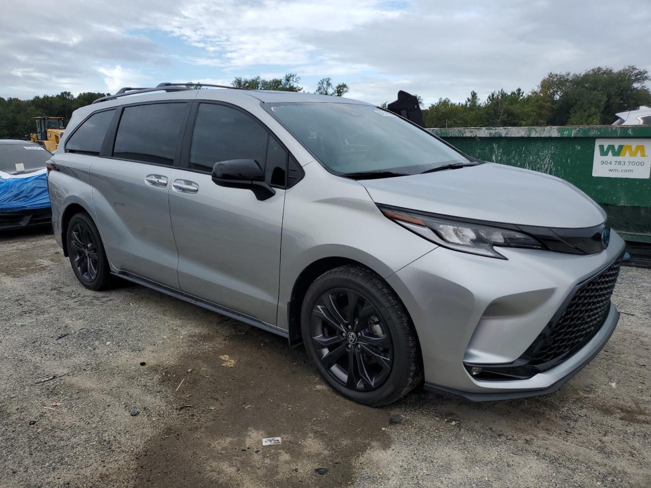 2025 TOYOTA SIENNA