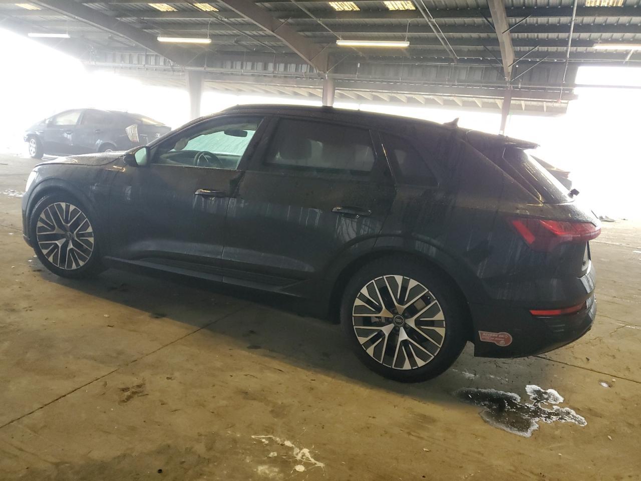 2024 AUDI Q8