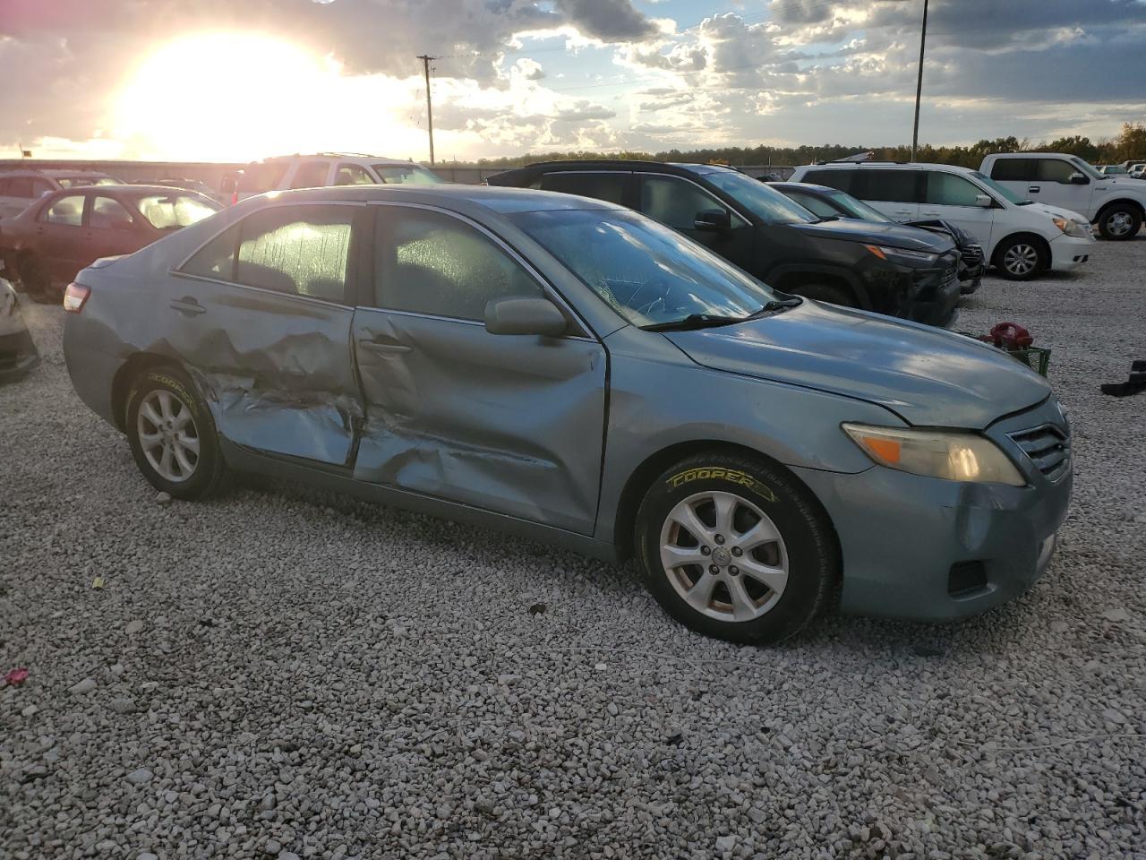 2011 TOYOTA CAMRY