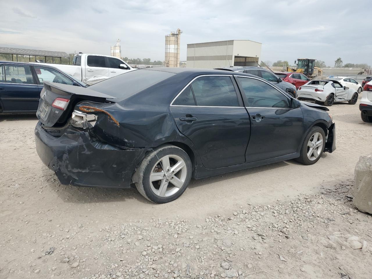 2014 TOYOTA CAMRY