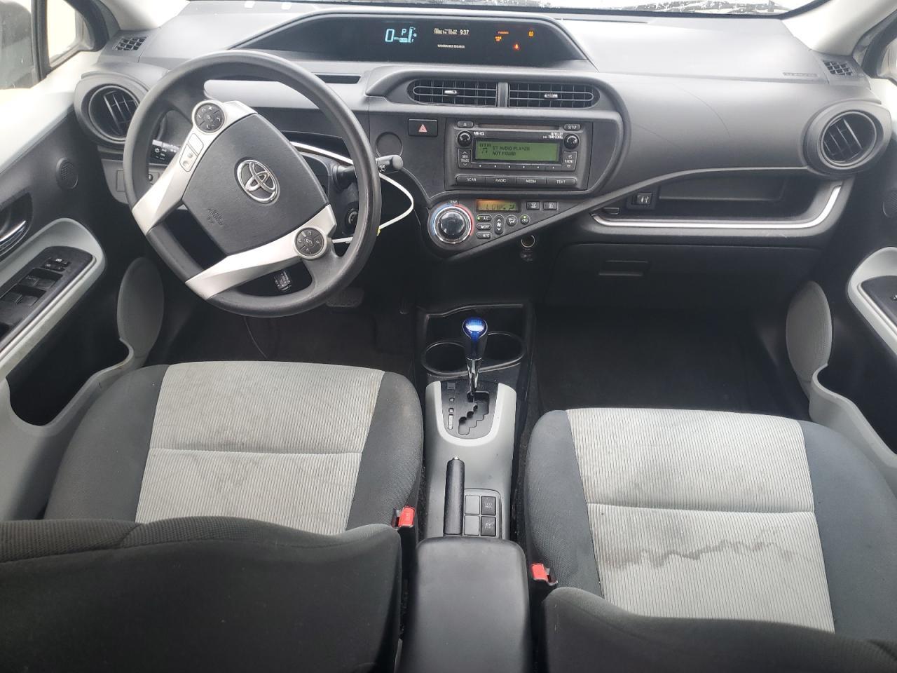 2014 TOYOTA Prius c