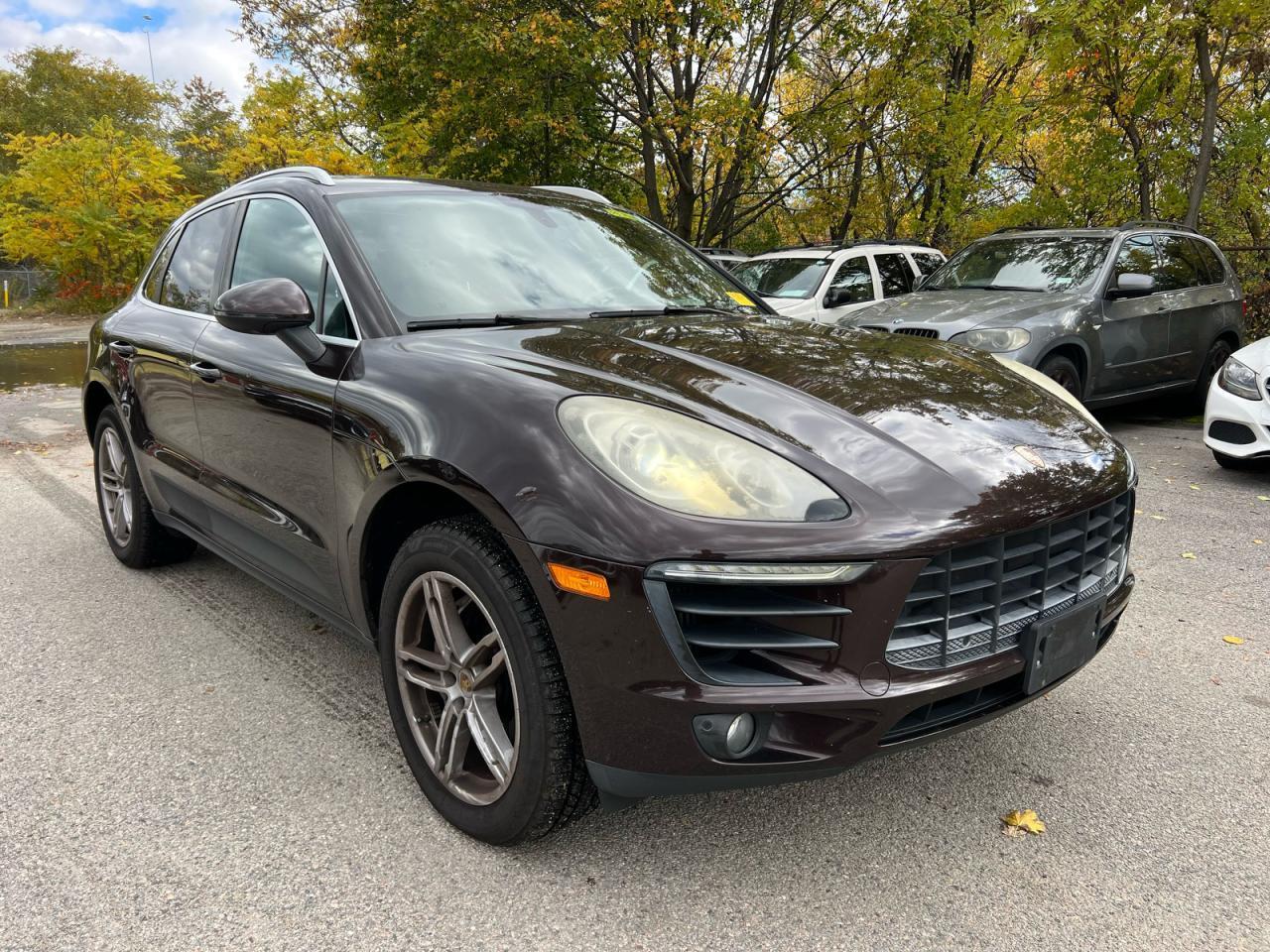 2015 PORSCHE Macan