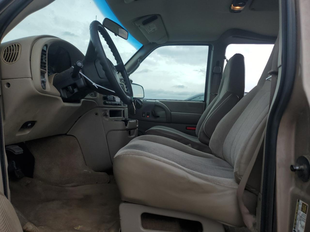 2004 CHEVROLET Astro