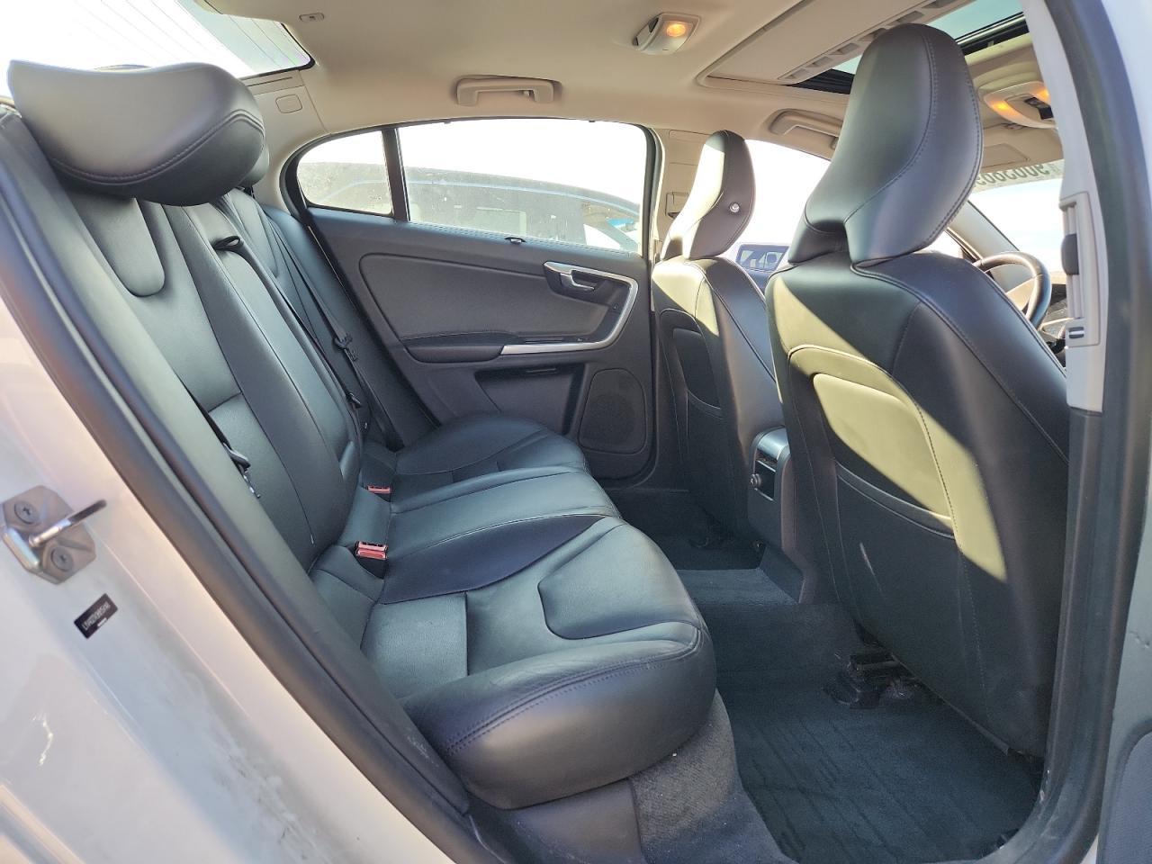 2017 VOLVO S60