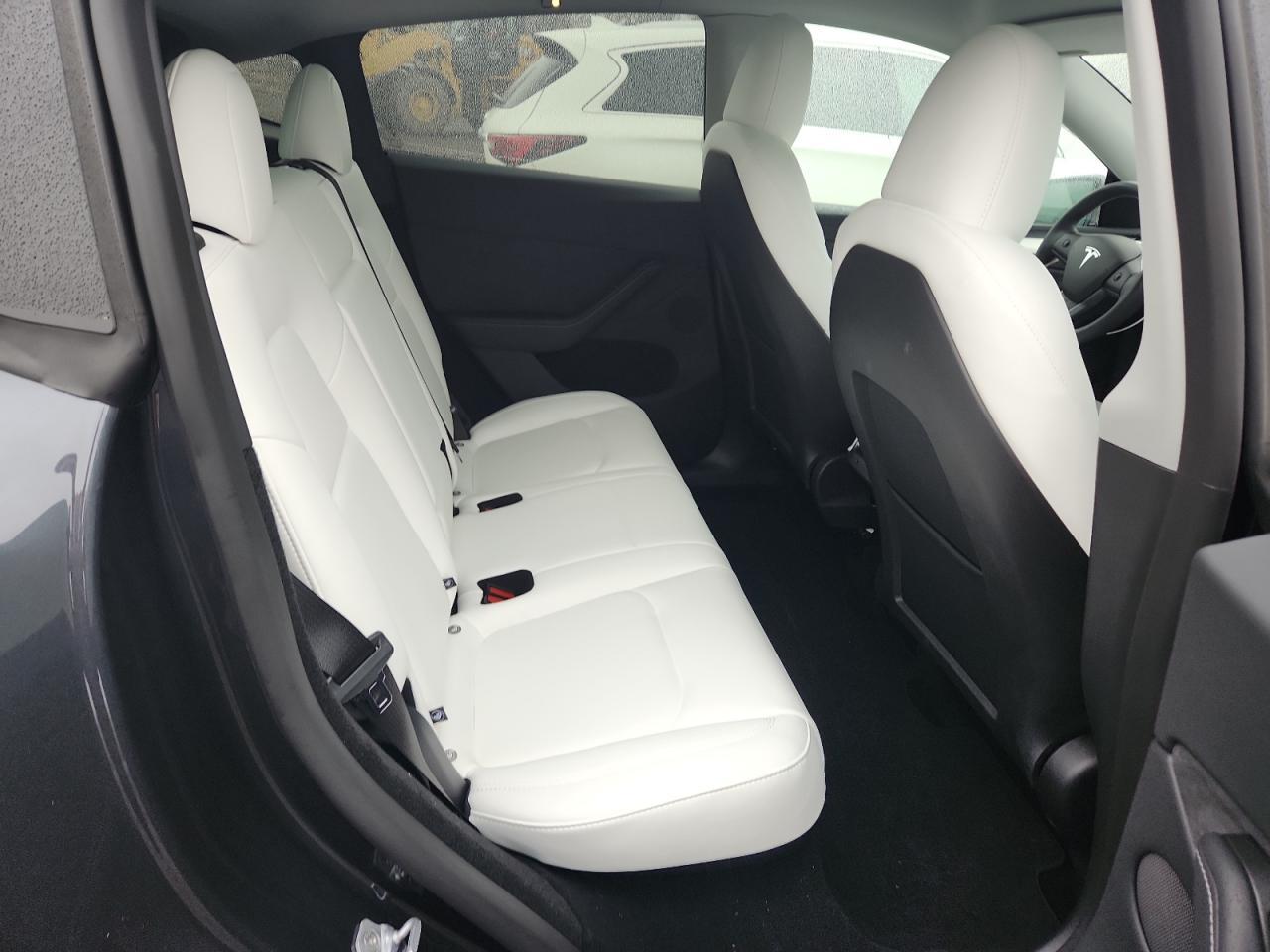 2025 TESLA MODEL Y