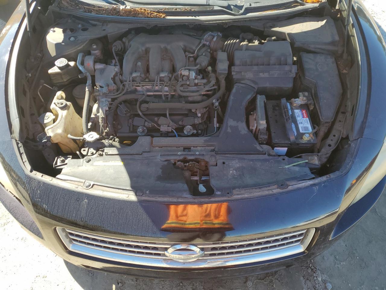 2011 NISSAN Maxima