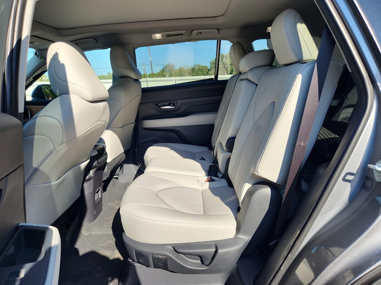 2025 TOYOTA HIGHLANDER