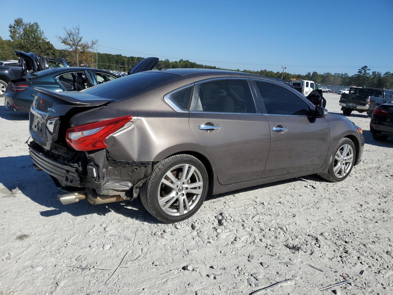 2017 NISSAN ALTIMA
