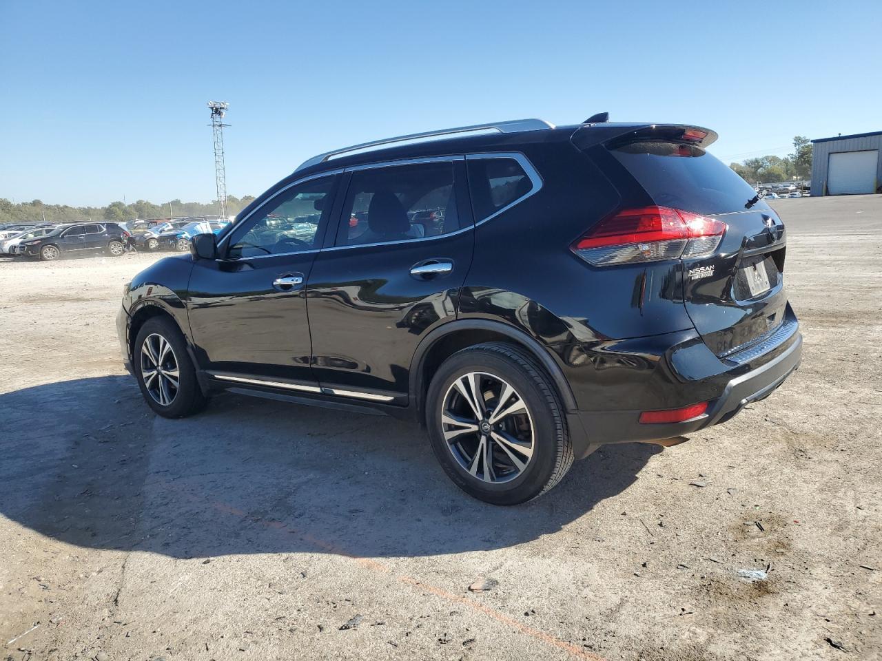 2017 NISSAN ROGUE