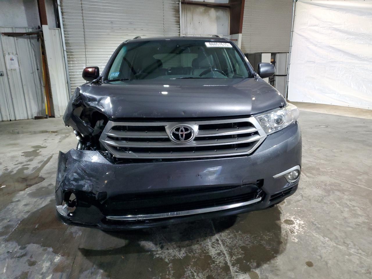 2011 TOYOTA HIGHLANDER
