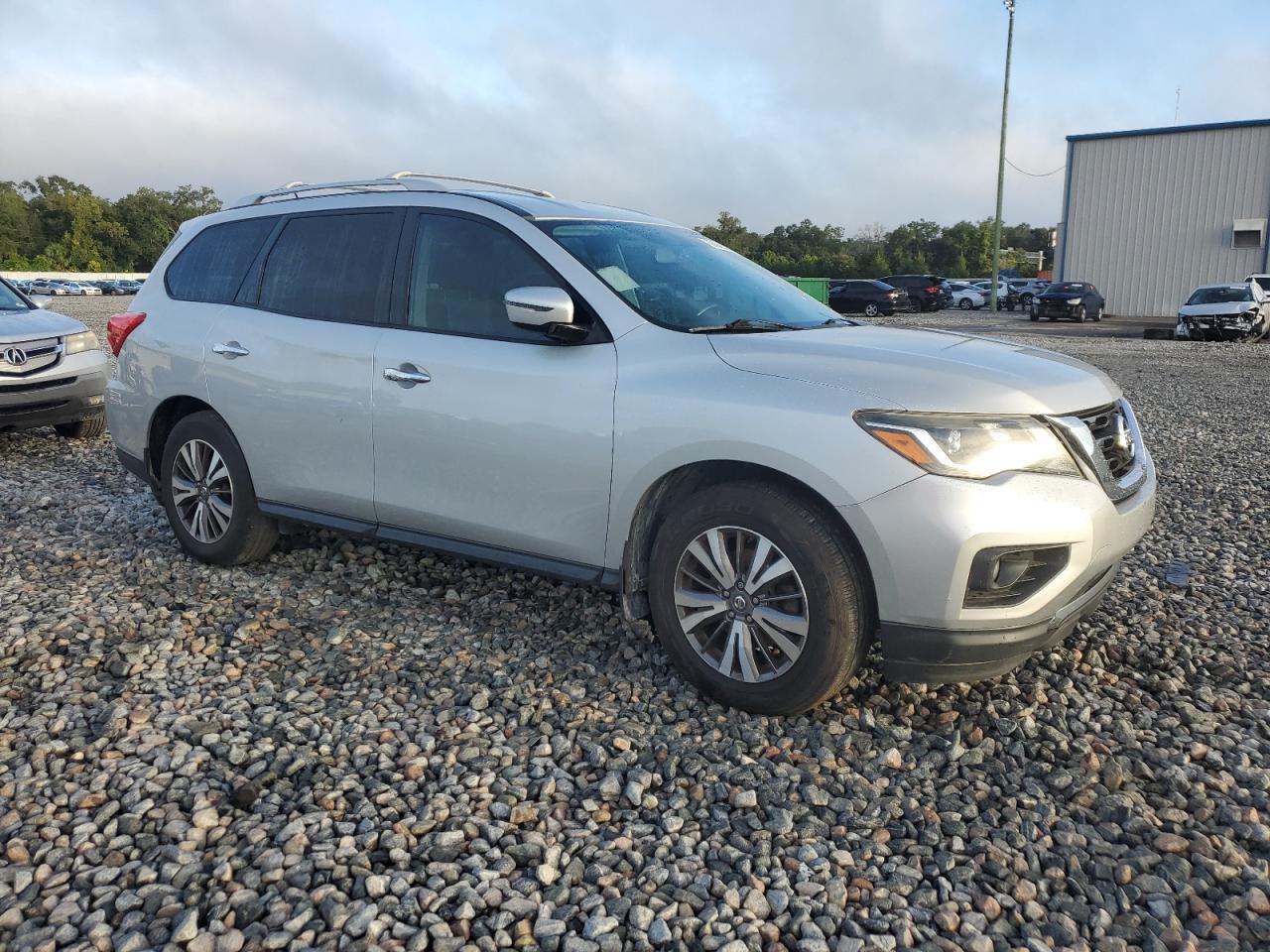 2017 NISSAN PATHFINDER