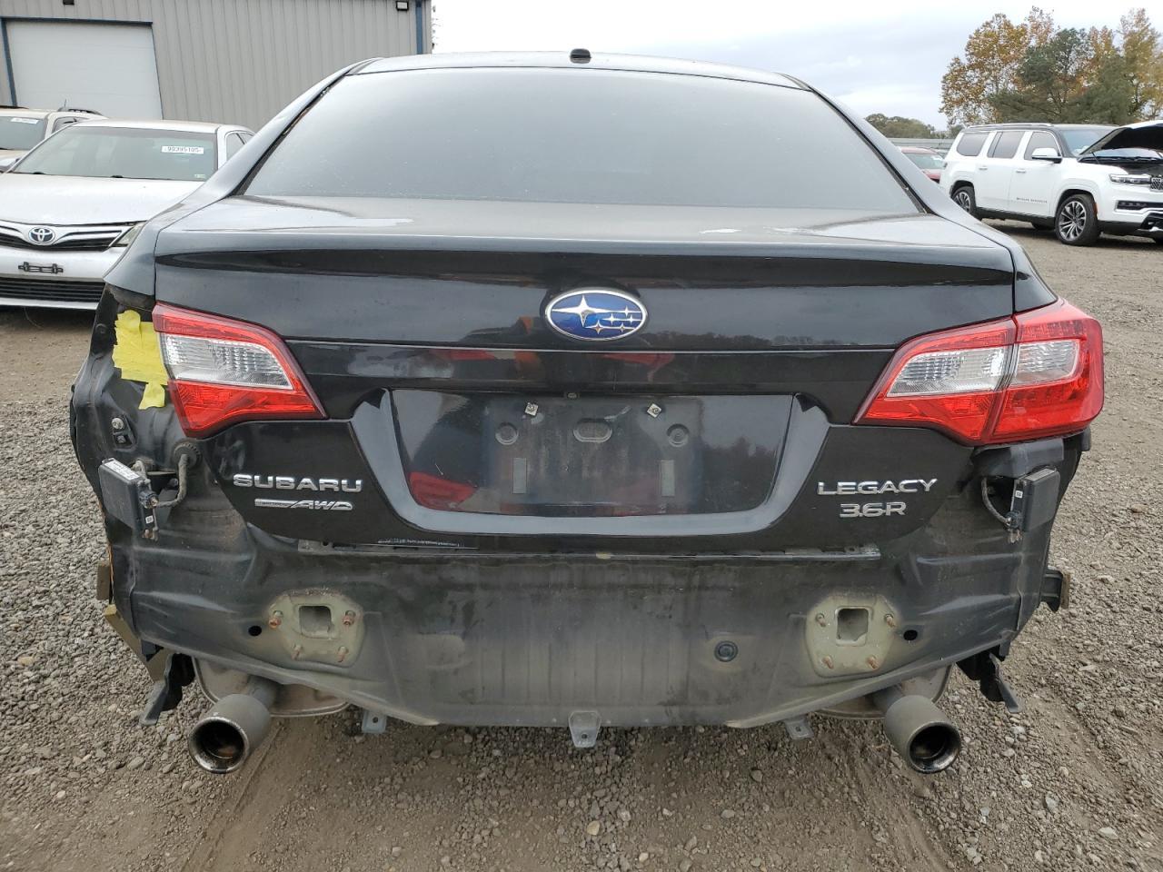 2015 SUBARU Legacy