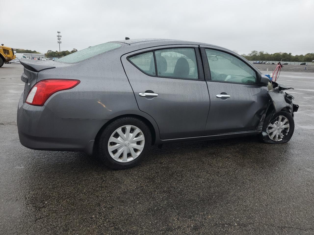 2017 NISSAN VERSA