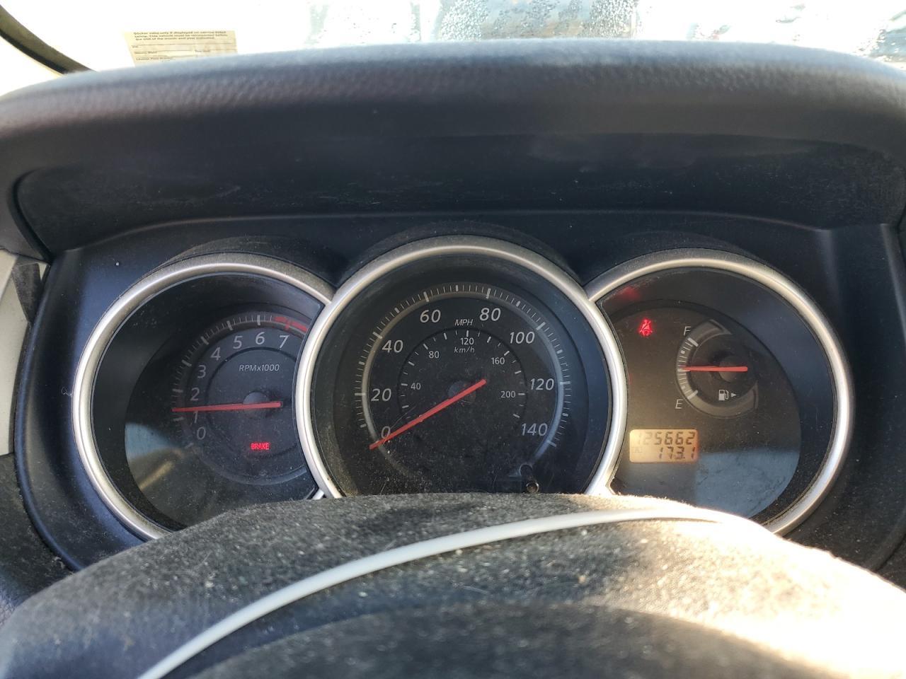 2010 NISSAN VERSA