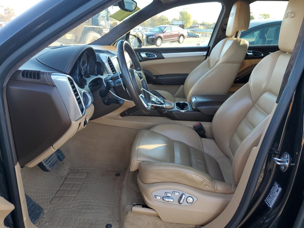 2016 PORSCHE CAYENNE