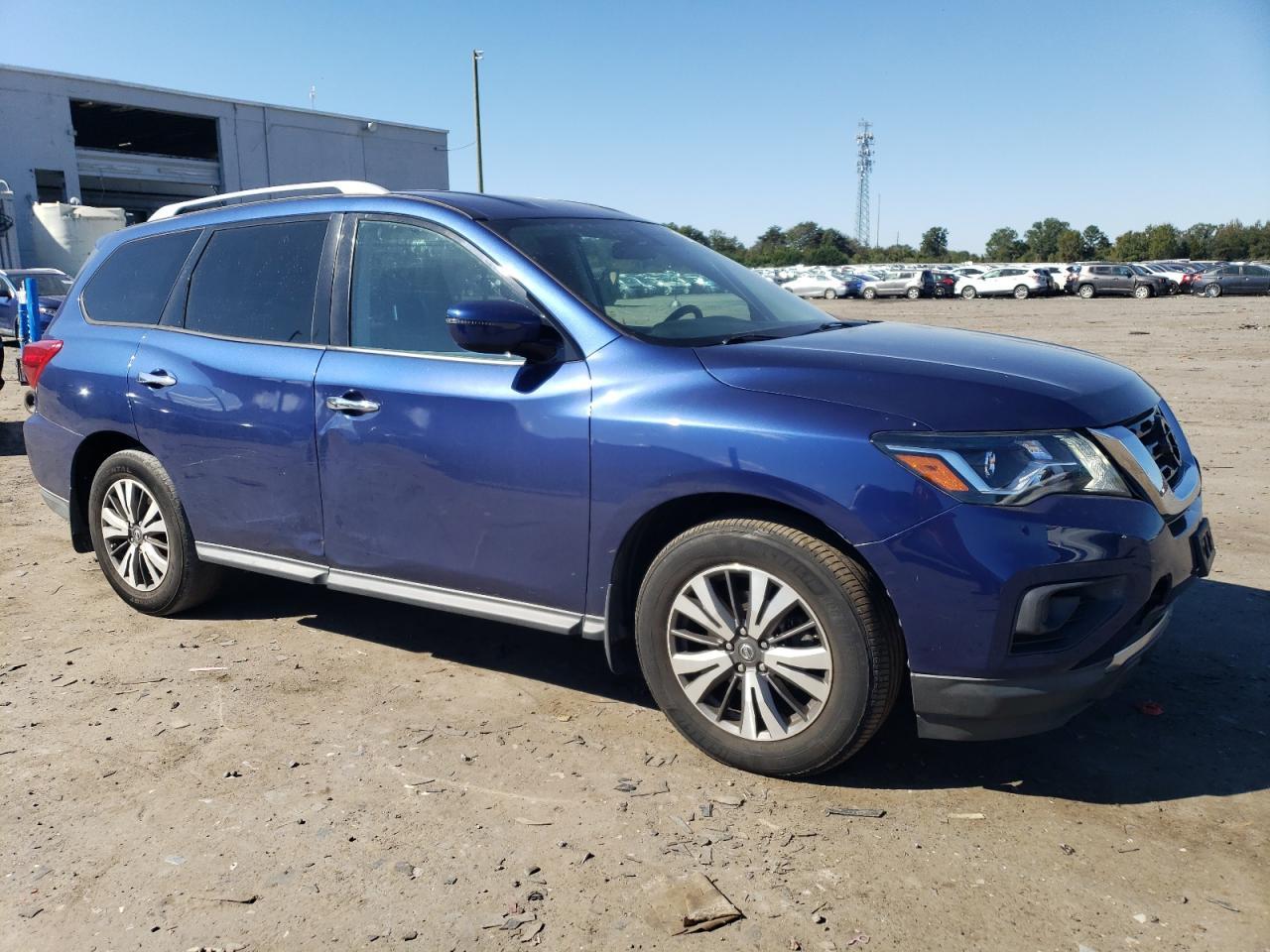 2017 NISSAN PATHFINDER