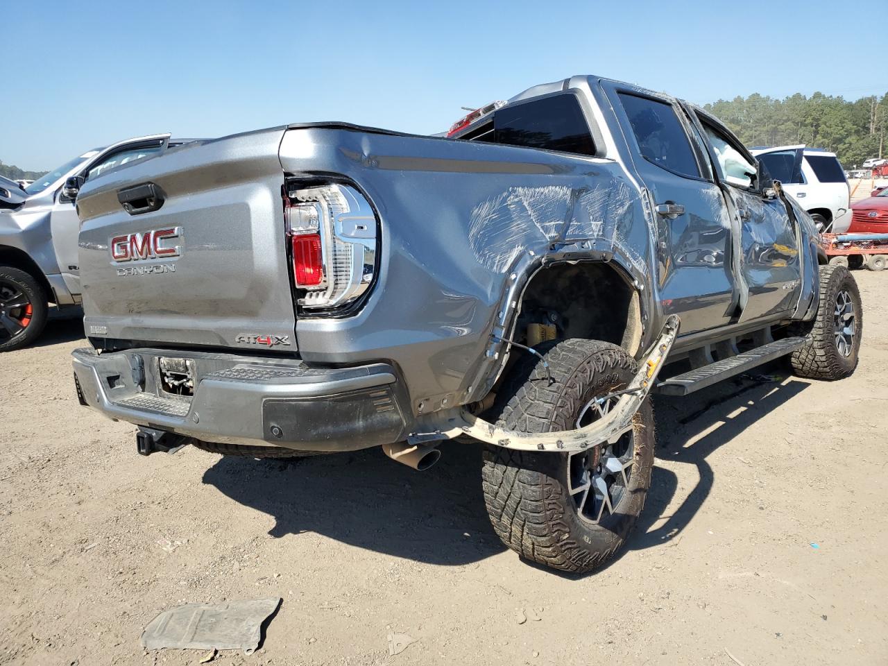 2024 GMC CANYON