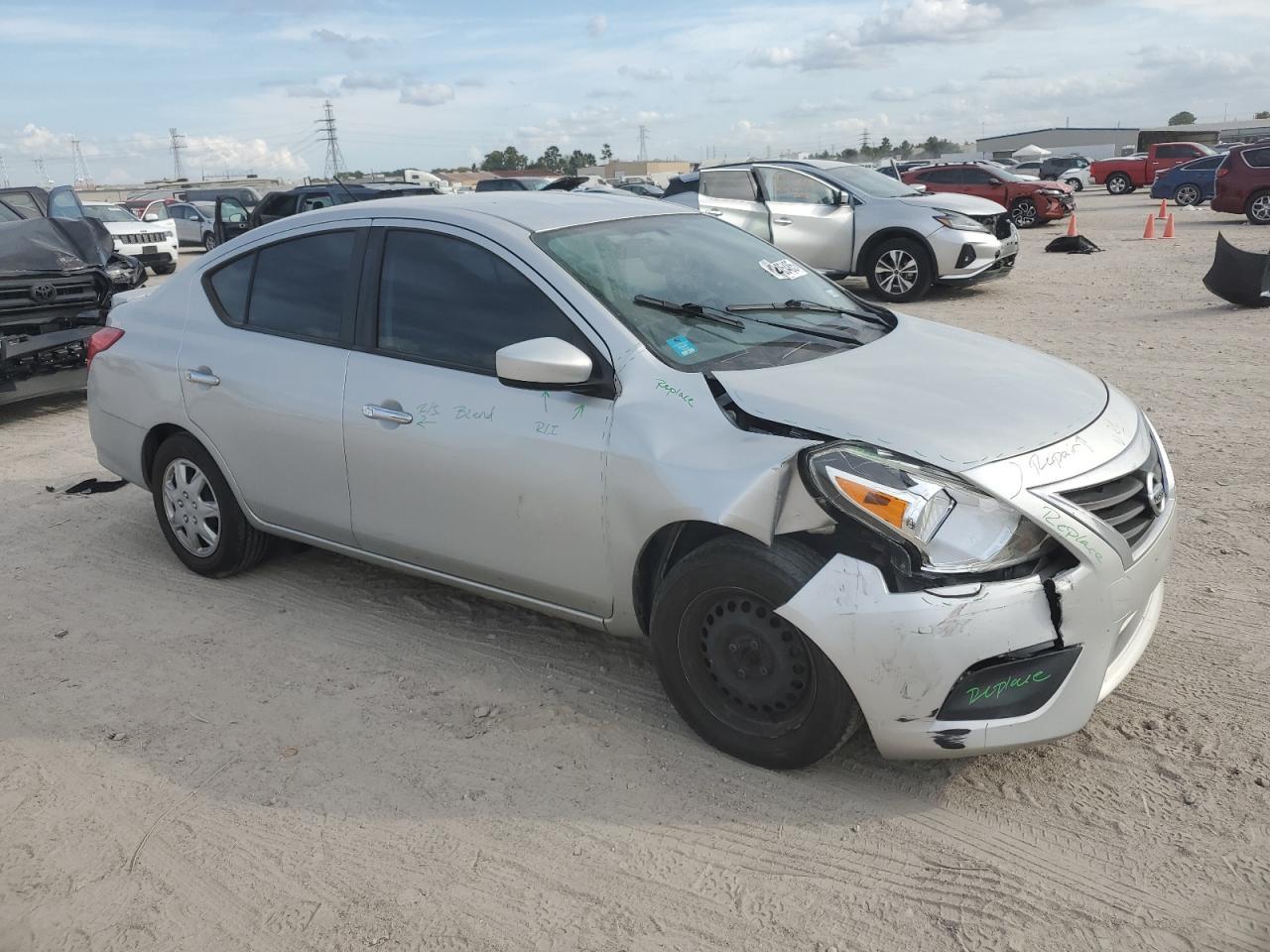 2017 NISSAN VERSA