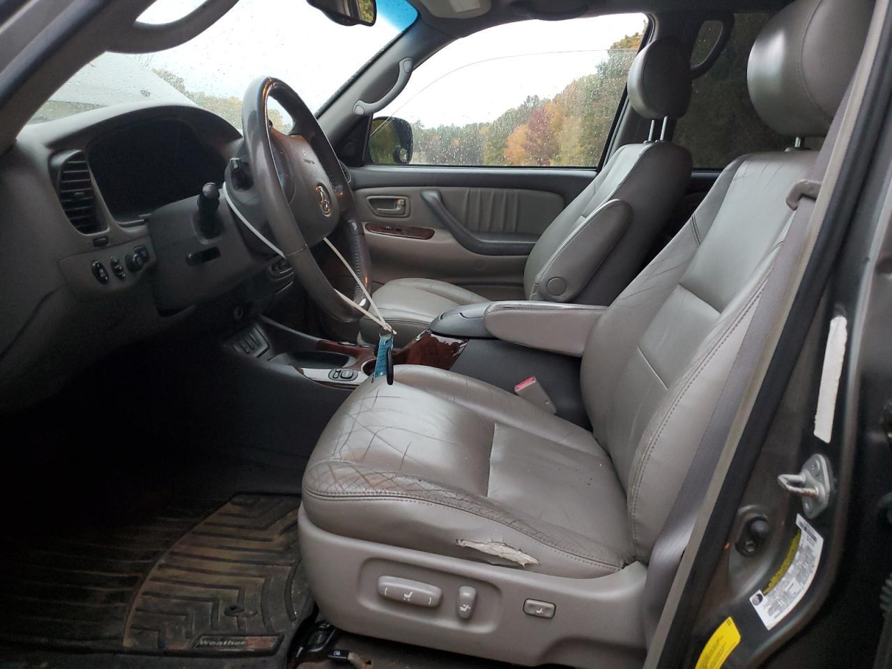 2005 TOYOTA Sequoia
