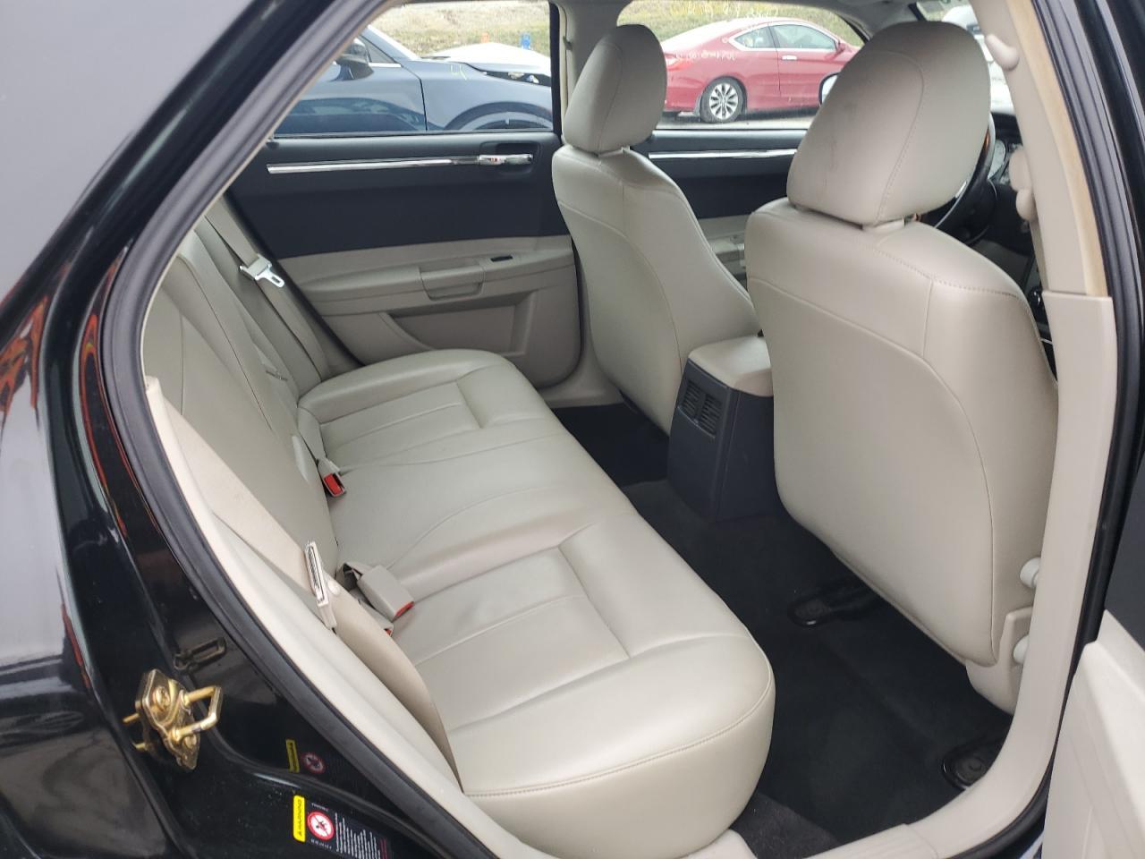2005 CHRYSLER 300