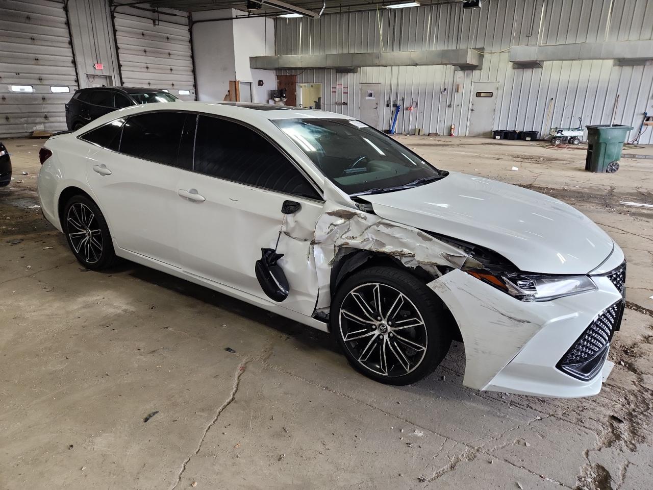 2020 TOYOTA Avalon