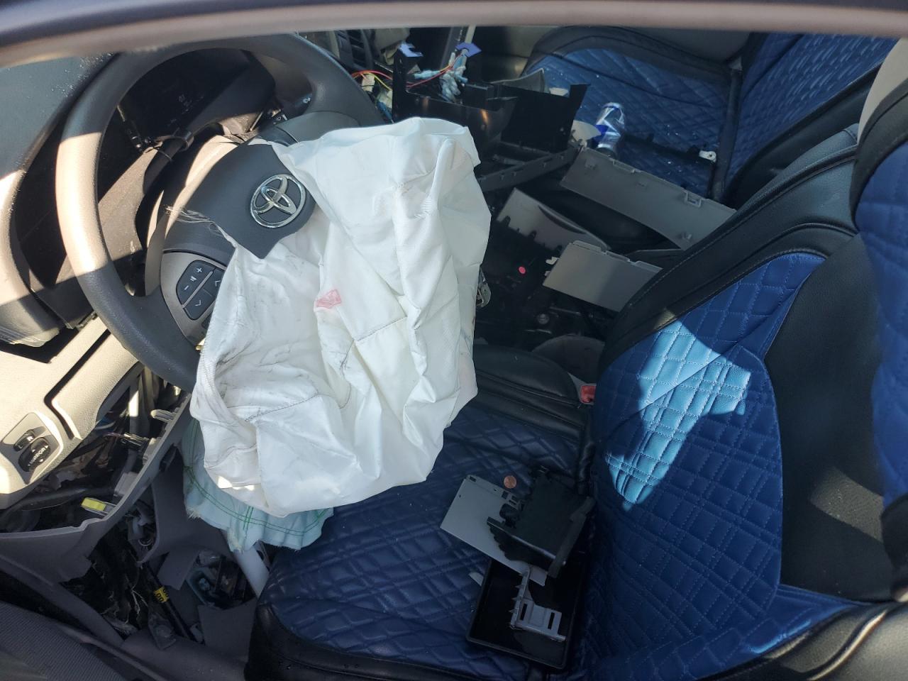 2011 TOYOTA CAMRY