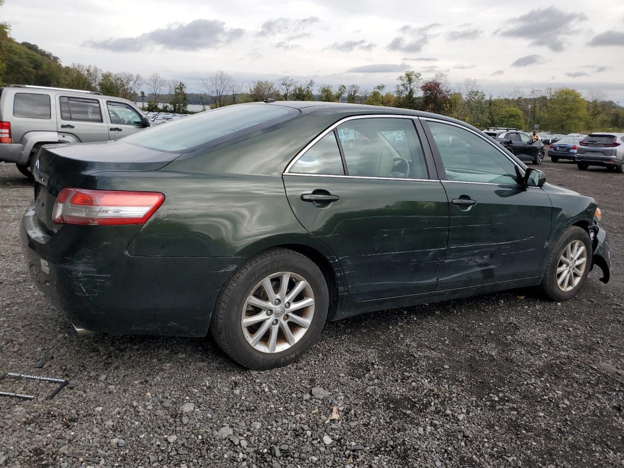 2011 TOYOTA CAMRY