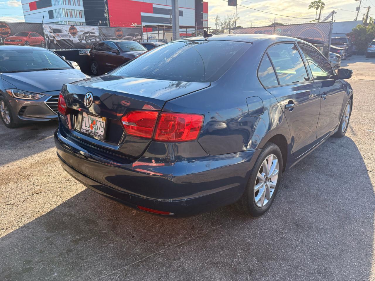 2011 VOLKSWAGEN JETTA