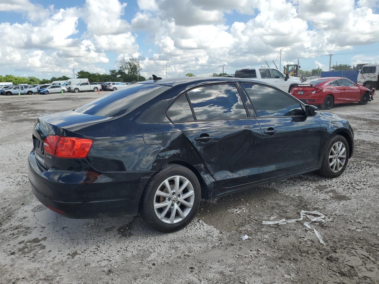 2011 VOLKSWAGEN JETTA