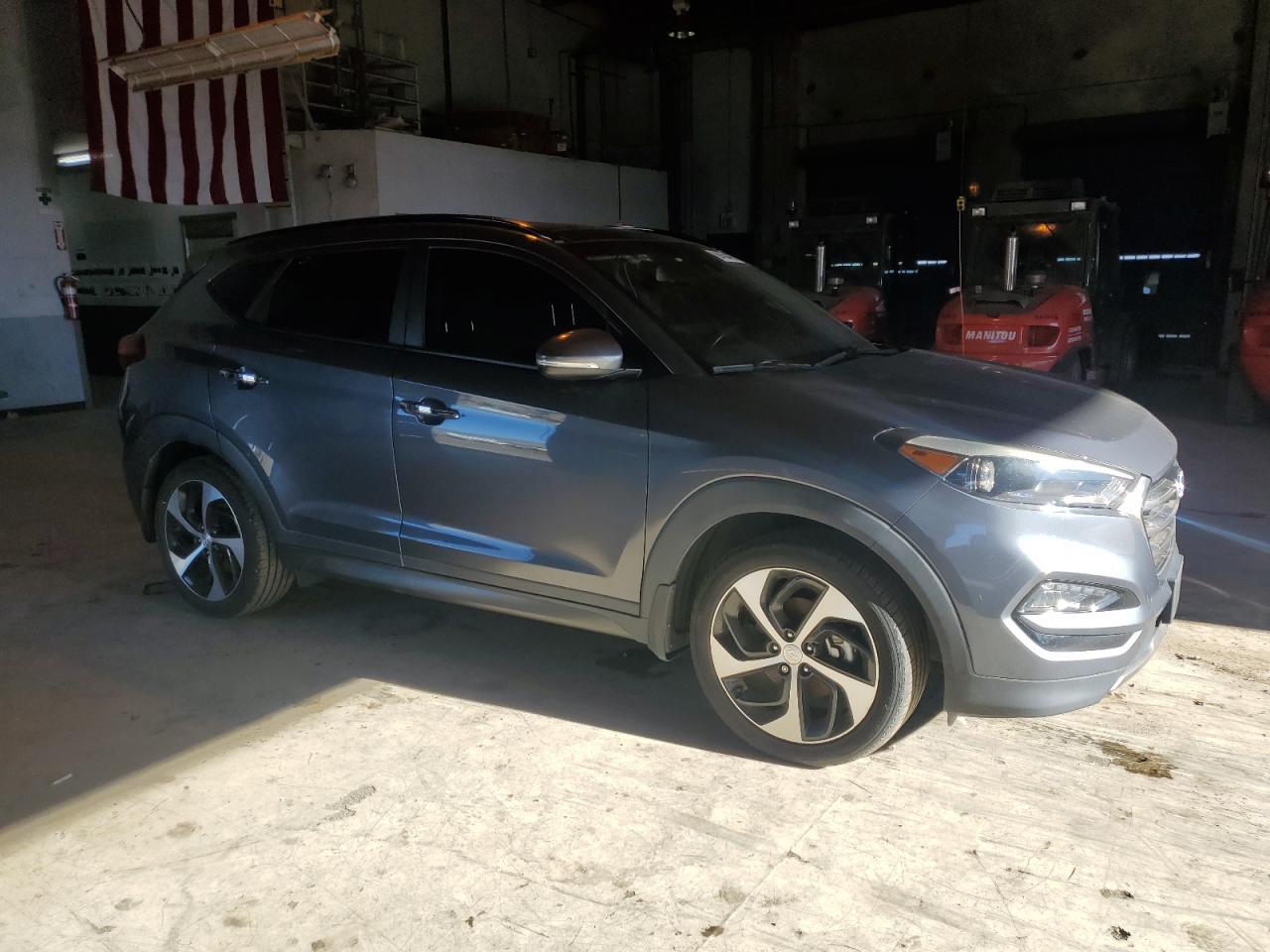 2016 HYUNDAI TUCSON