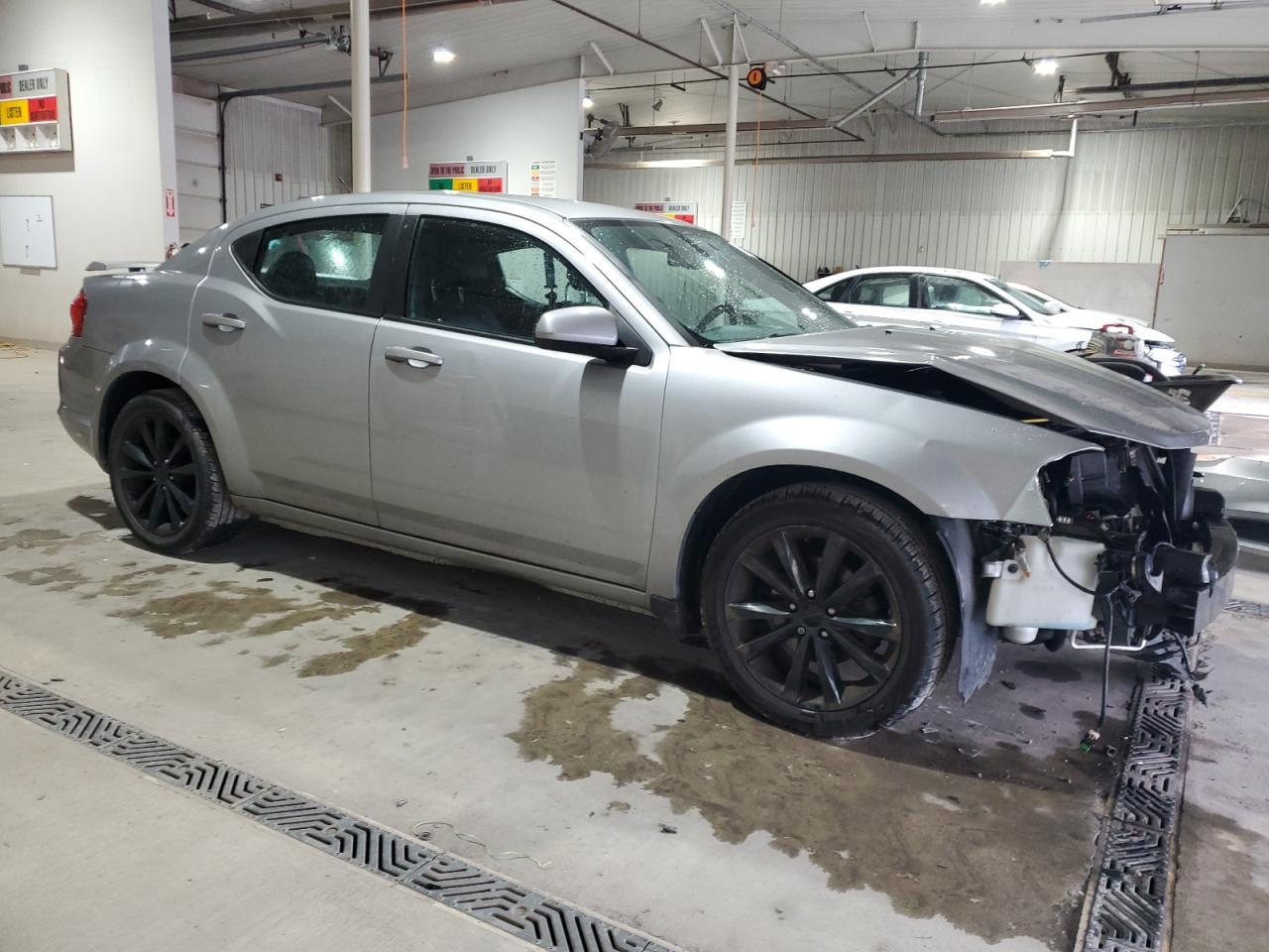 2013 DODGE Avenger