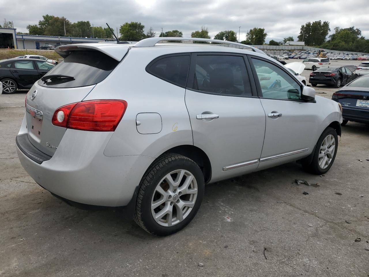 2013 NISSAN ROGUE