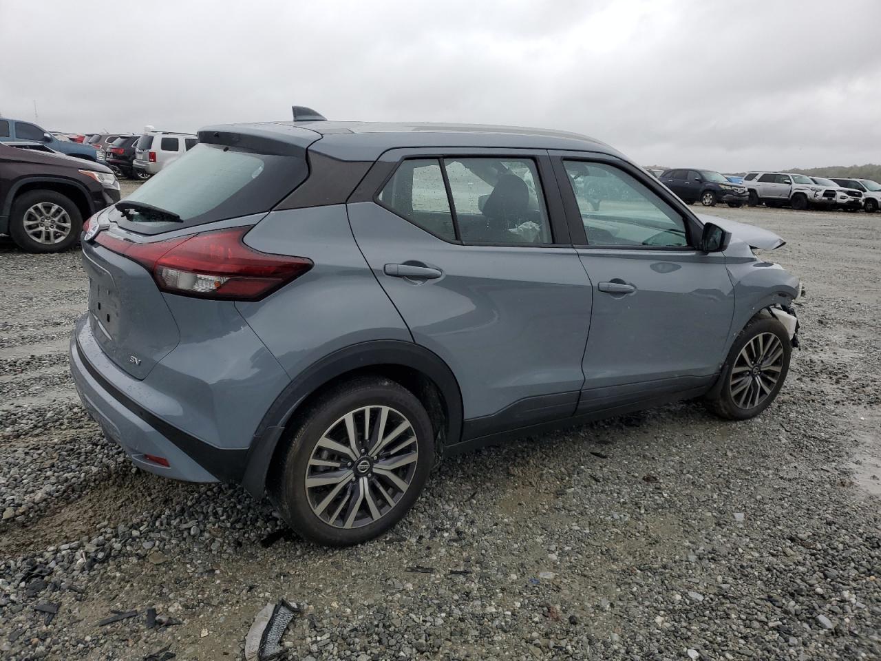 2021 NISSAN KICKS