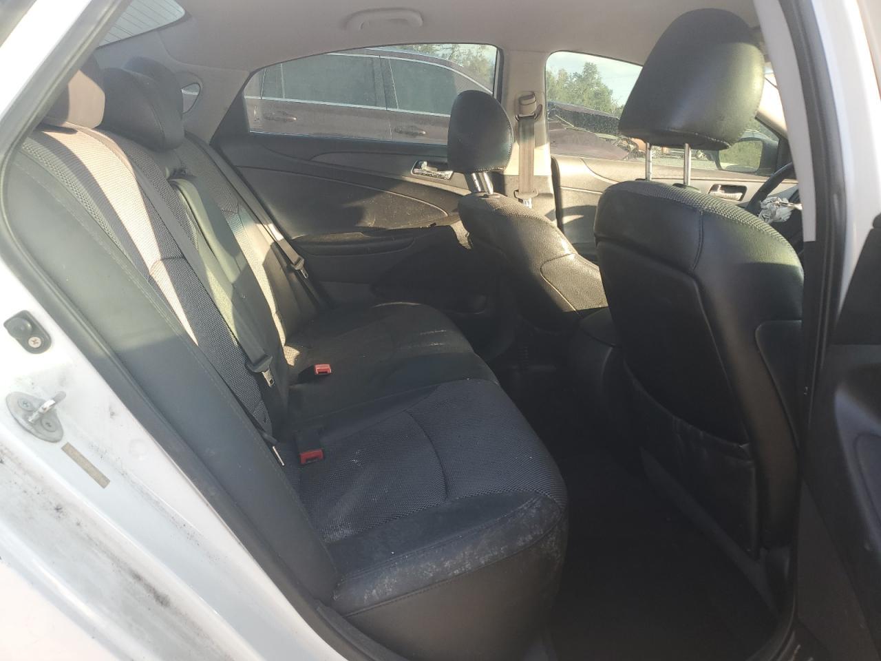 2011 HYUNDAI SONATA
