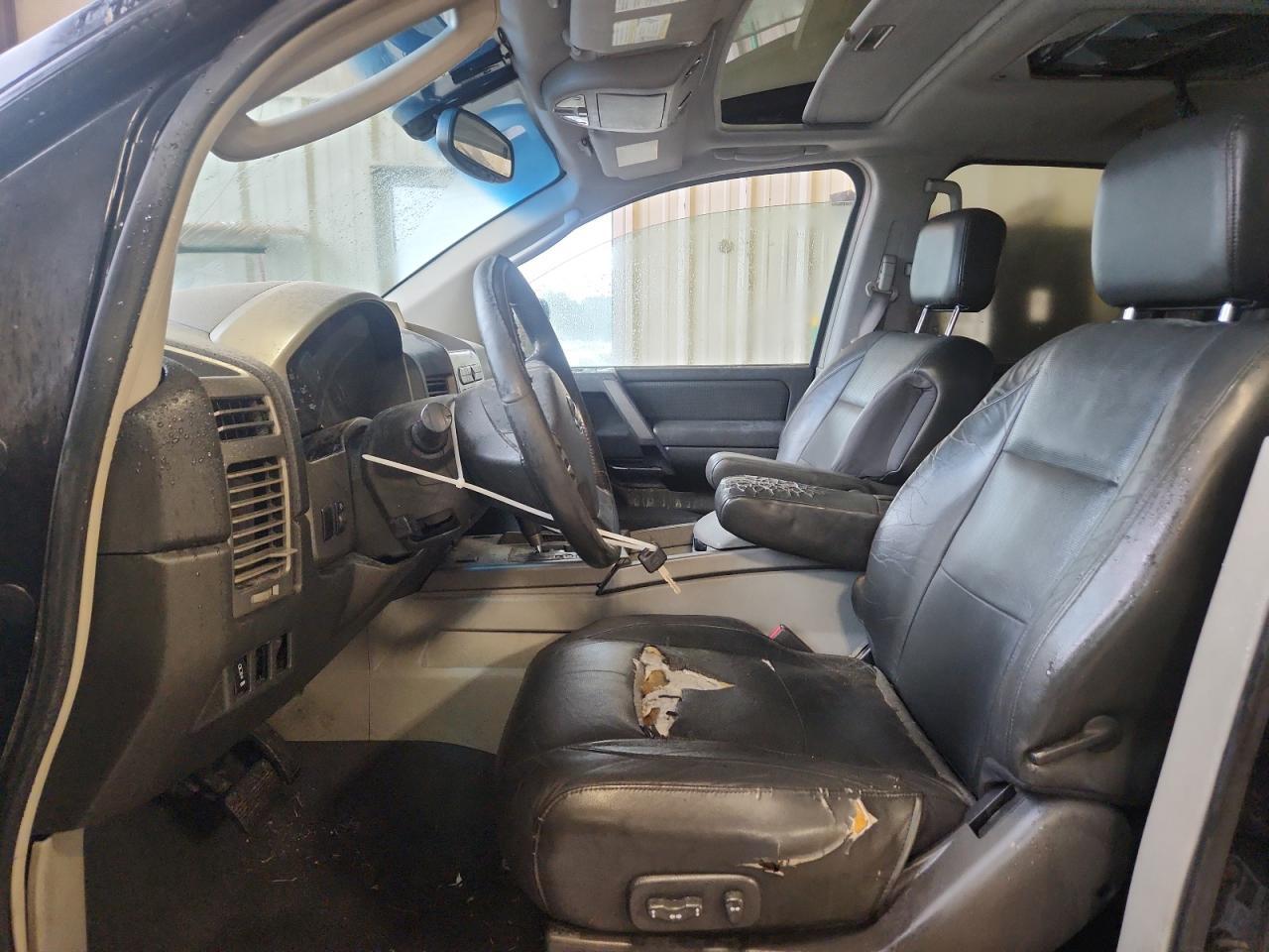 2004 NISSAN Armada