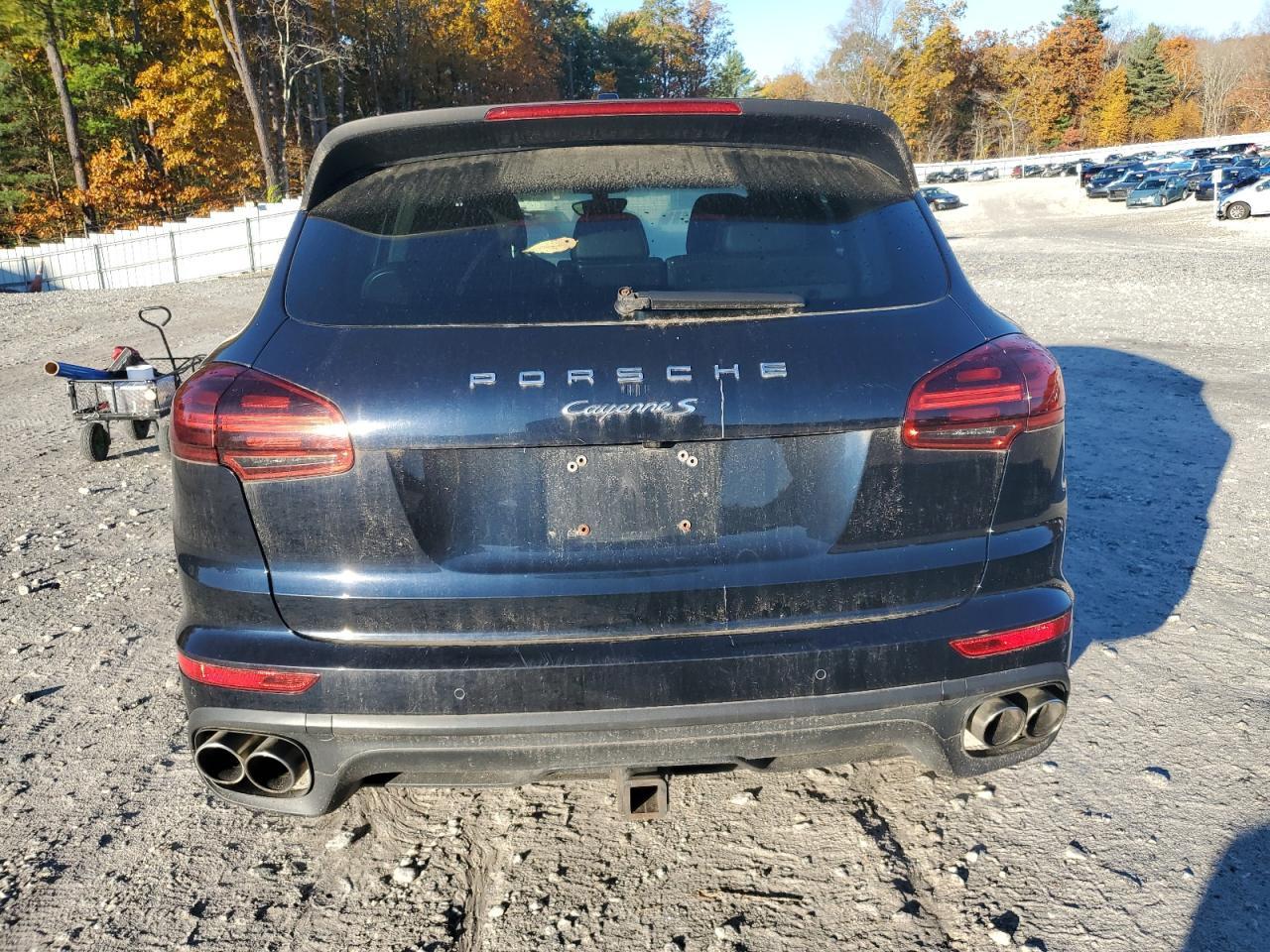 2015 PORSCHE CAYENNE
