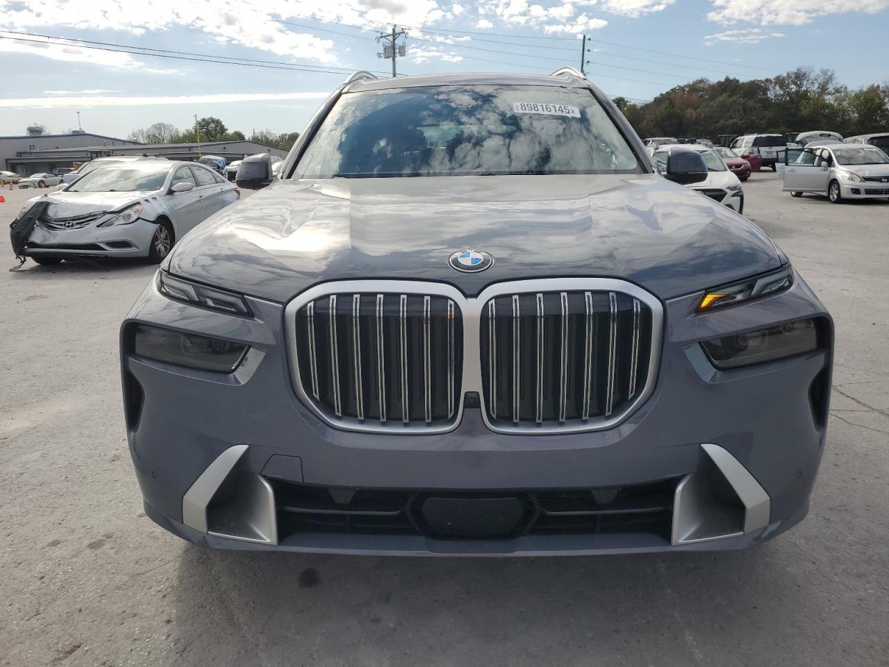 2023 BMW X7