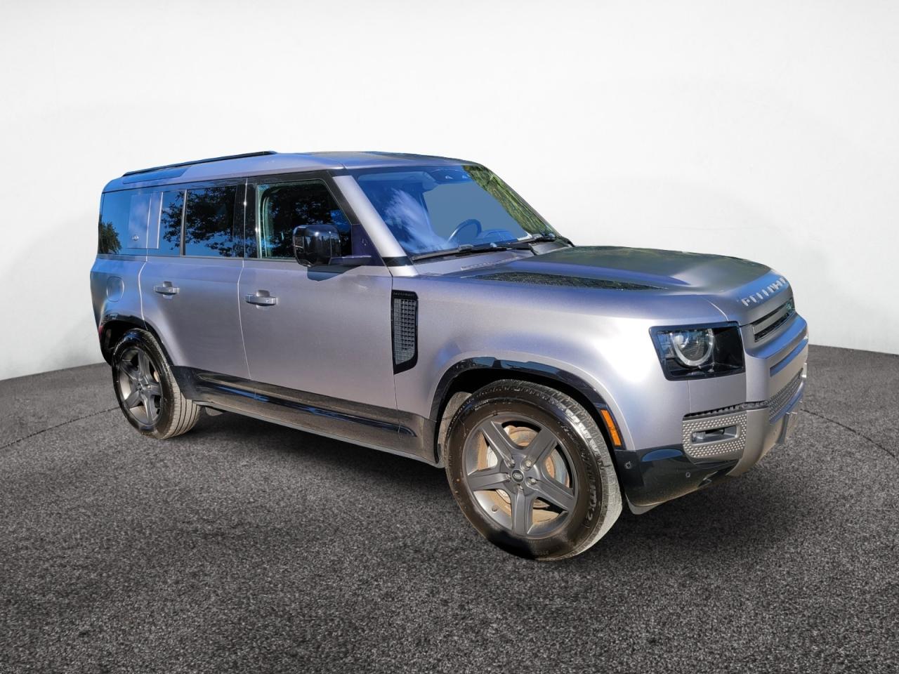 2022 LAND ROVER Defender