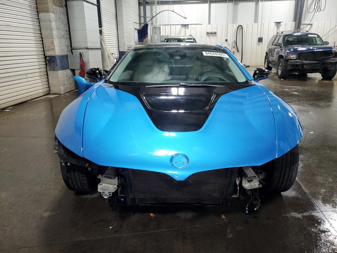 2016 BMW i8