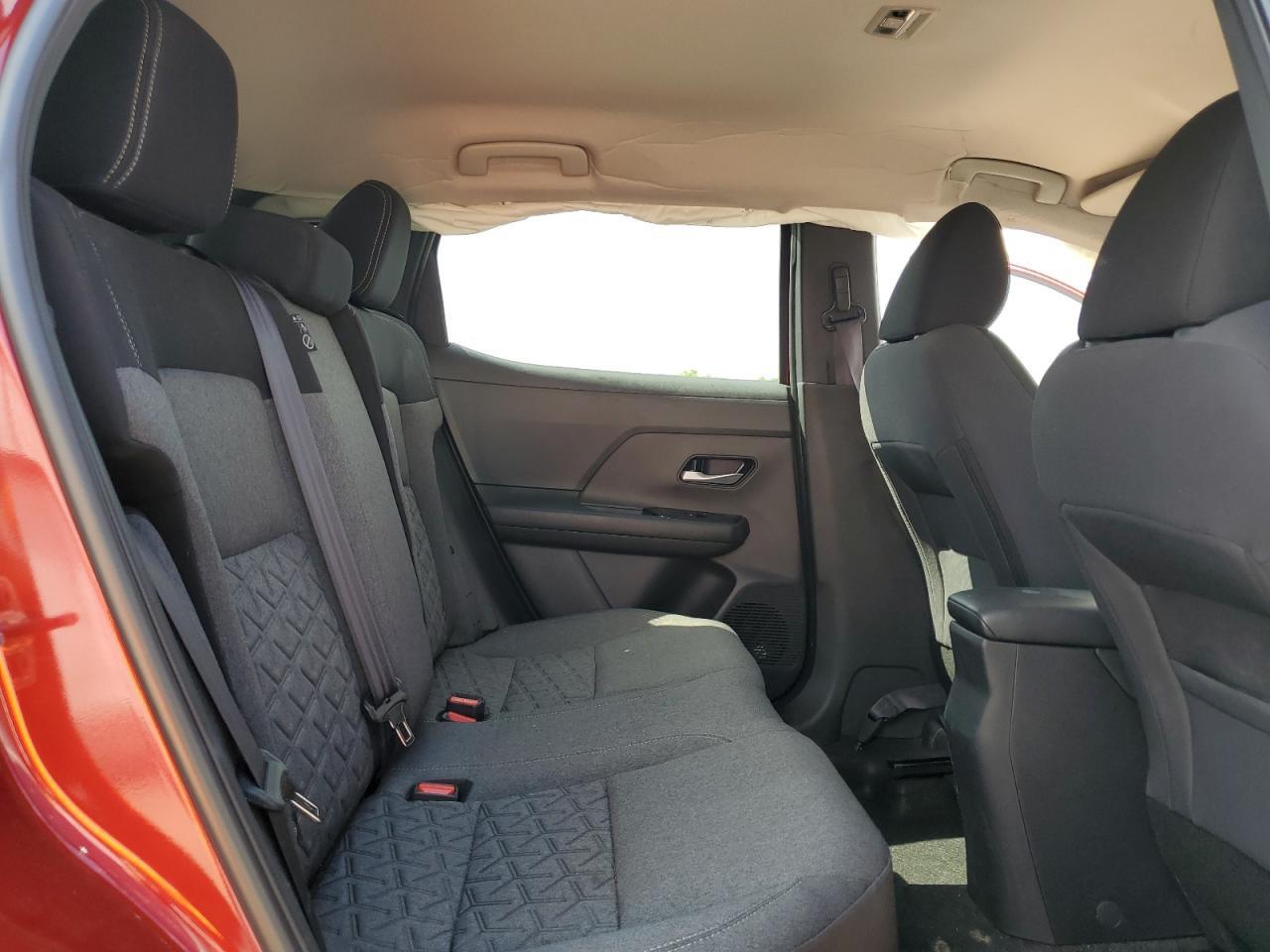 2025 NISSAN KICKS