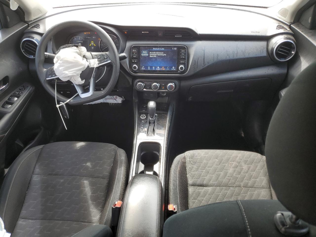2024 NISSAN KICKS