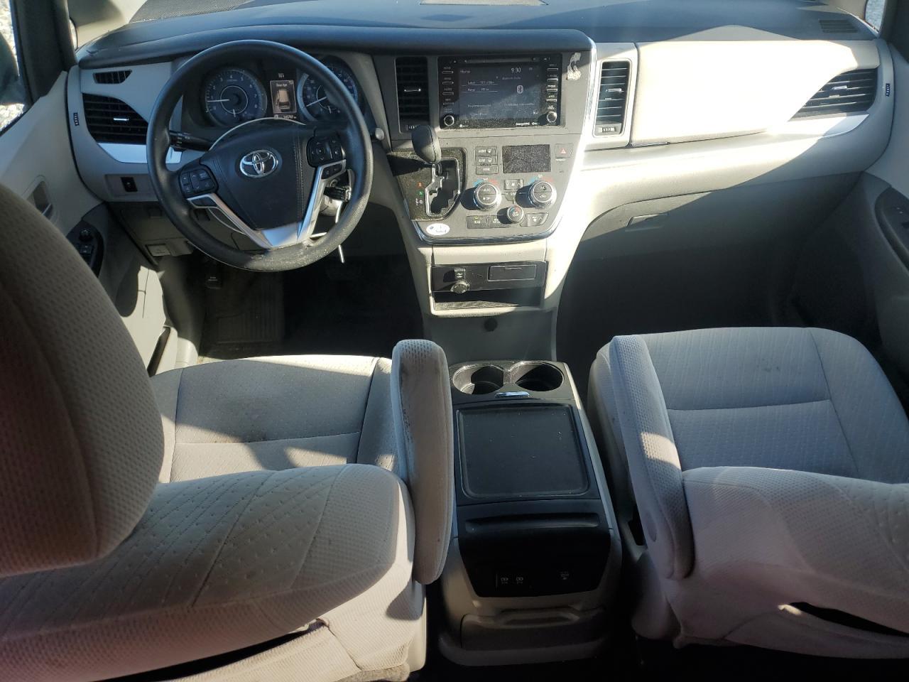 2018 TOYOTA SIENNA