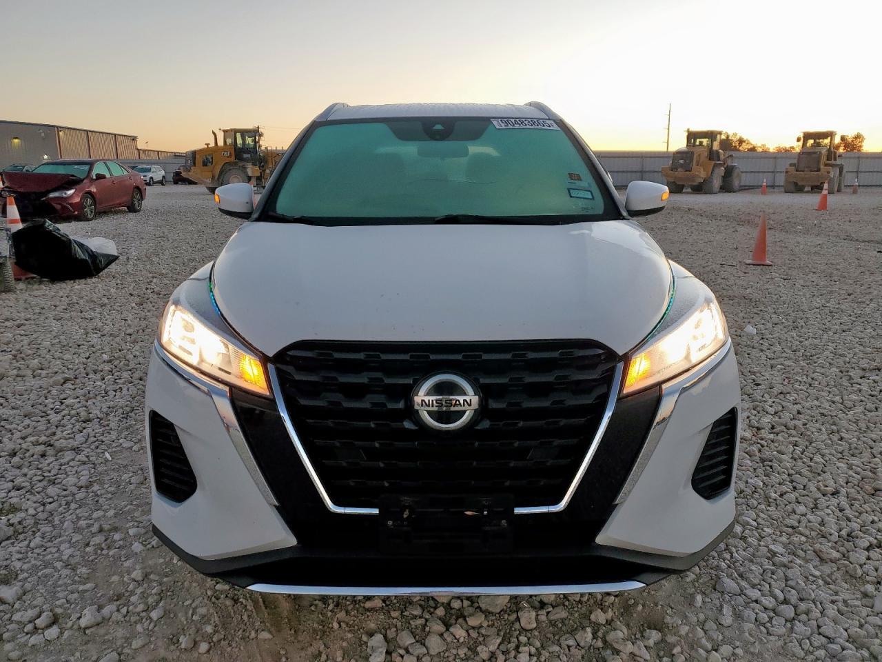 2021 NISSAN KICKS