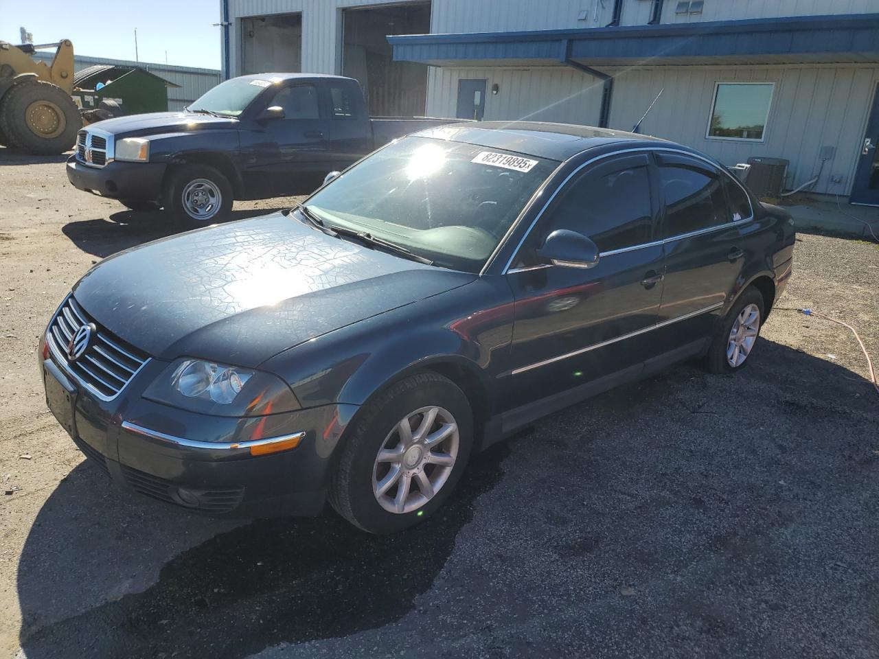 2004 VOLKSWAGEN Passat