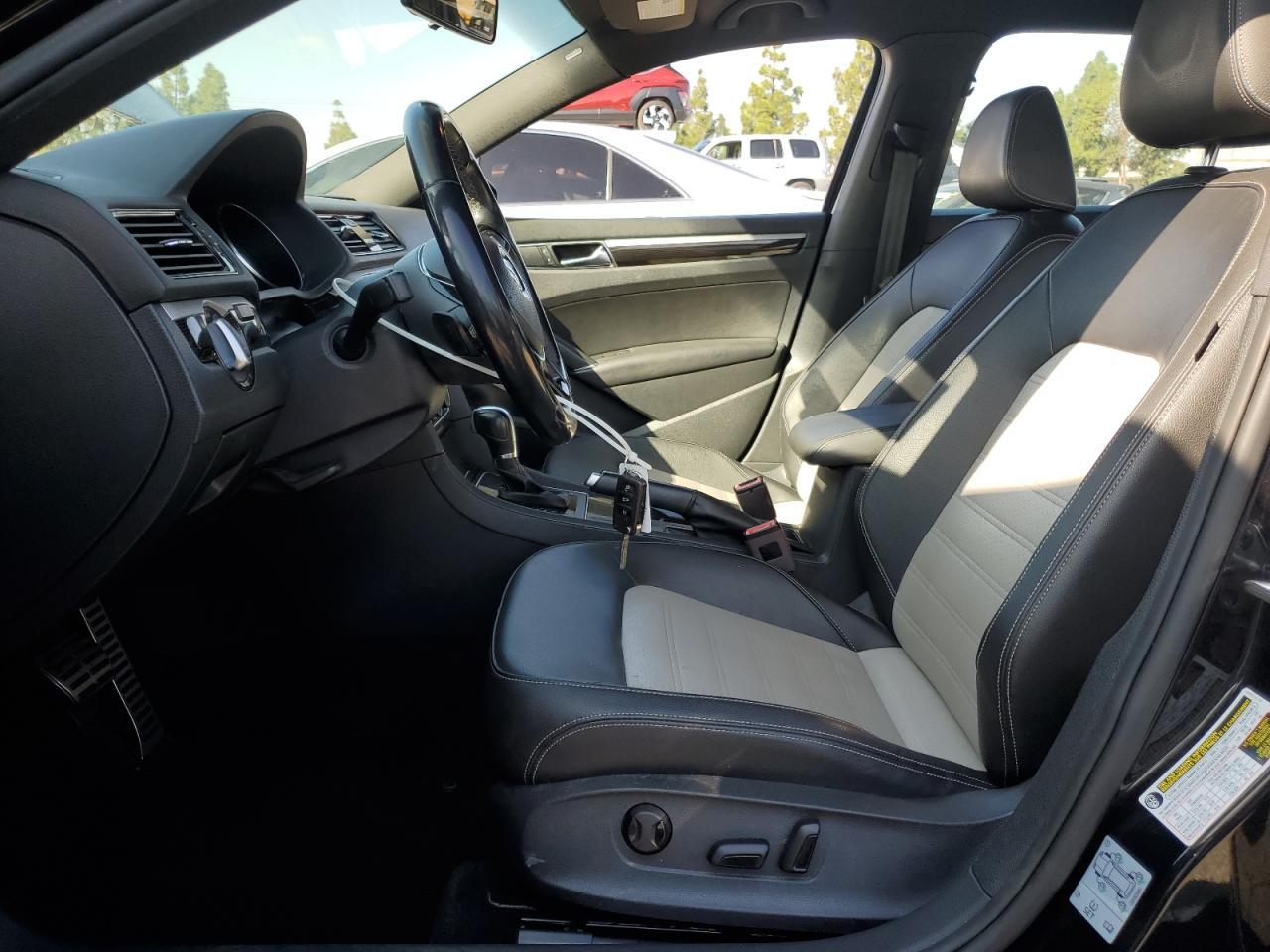 2018 VOLKSWAGEN Passat